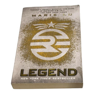 Legend Marie Lu YA Dystopian Novel Paperback Speak Penguin Teen Book Series